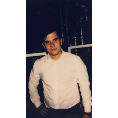 Artūrs J.